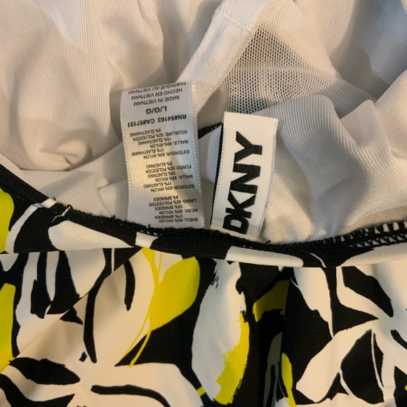 DKNY Black and Yellow Leaf Print Ladies One Piece. Size L - Picture 4 of 6